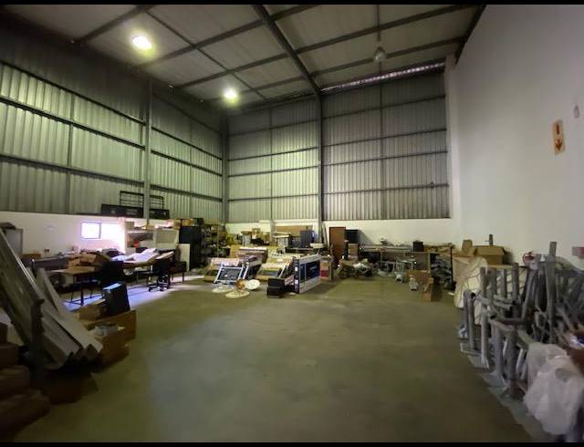 216M² WAREHOUSE TO LET IN BRIARDENE